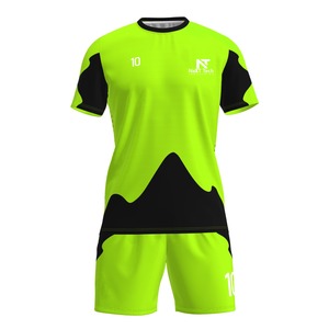 Vêtements de sport confortables pour hommes, uniforme de football 100% polyester, uniforme de football sur mesure pour hommes - Product Image 1