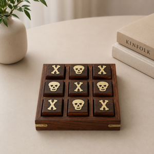 Jeu de Tic Tac Toe Pirate Skull & Bones |   Jeu de société de stratégie en bois fait main |   Jeu de société familial de voyage haut de gamme, cadeau pour enfants - Product Image 4