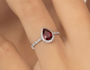 Bague Halo en Or Massif 14K avec Pierre Précieuse Grenat Rouge Poire Moissanite, Bijou Classique de Fiançailles, Cadeau Idéal pour les Couples - Product Image 2