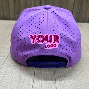 Fabricant de chapeaux Casquette à 5 panneaux Casquette de baseball imperméable Casquette de golf avec logo en caoutchouc personnalisé pour hommes avec trou découpé au laser avec corde - Product Image 2