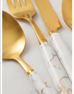 Juego de Cubiertos Chapados en Oro con Mangos de Mármol Blanco, Tenedor, Cuchillo, Cuchara, Cucharilla, Vajilla Elegante para Mesa, Apto para Lavavajillas, Estilo Glamuroso - Product Image 2