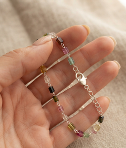 Pulsera Ajustable de Plata de Ley 925 Certificada con Turmalina Multicolor en Tubo, Estilo Étnico Hindú, Regalo Unisex al por Mayor - Product Image 1