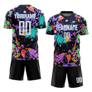 Uniforme de Fútbol Personalizado al por Mayor, Diseño con Salpicaduras de Pintura, Nombre y Número del Equipo Personalizados, Conjunto de Camiseta y Pantalones Cortos Transpirables de Secado Rápido - Product Image 1