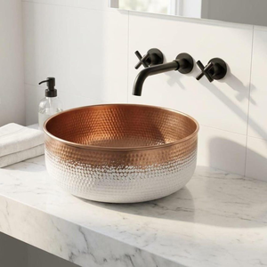 Vasque en cuivre martelé bicolore finition blanche, lavabo rond pour salle de bain, lavabo en cuivre fait main, vasque décorative de luxe pour meuble-lavabo - Product Image 3