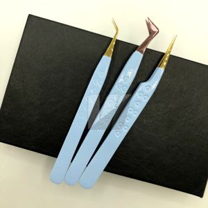 แหนบปลายแหลมทำจากสแตนเลสสตีลแบบยั่งยืนที่หนีบขนตาแบบต่อขนตาปลอมเคลือบสีทองโลโก้ได้ตามต้องการ - Product Image 5