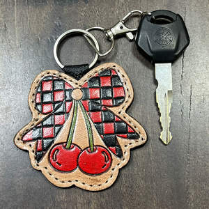 Porte-clés en cuir à carreaux, style nouveau, design artisanal, luxe personnalisé, véritable cuir de vache, accessoires cadeaux unisexes - Product Image 4