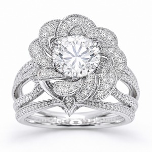 Anillo de Lujo con Halo de Diamantes en Plata 925, Diseño Multicapa con Pavé y Banda Dividida, Diamante Cultivado en Laboratorio, Personalizable - Product Image 1