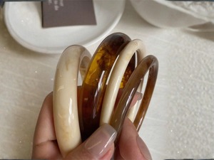 Bracelets en résine personnalisés avec logo, finition lisse, vente en gros directe usine - Product Image 5
