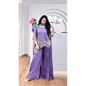 Conjunto de diseñador de blusa y pantalón de gasa de manga larga con dupatta y bordado pesado con lentejuelas - Product Image 4