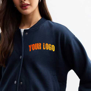 Blouson universitaire personnalisé de qualité supérieure pour femme, avec broderie de lettres, style tendance, épaules tombantes, en cuir et coton - Product Image 6