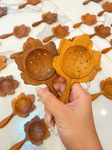 Cuillères en bois de 16 cm de qualité supérieure : Ustensiles artisanaux durables en frêne et bois de rose sculpté en forme de feuille, inspirés de la nature, artisanat du Vietnam - Product Image 2