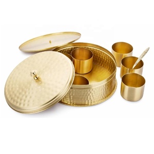 Hiện đại Truyền Thống vàng brass gia vị hộp 7 <span class=keywords><strong>container</strong></span> lưu trữ <span class=keywords><strong>Masala</strong></span> Dani gia vị hộp Organiser <span class=keywords><strong>Set</strong></span> với muỗng nhà đồ dùng nhà bếp - Product Image 3
