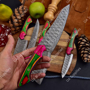 Juego de Cuchillos de Cocina Ultra Afilados de 5 Piezas, Forjados a Mano en Acero de Damasco, Estilo Martillado, Coloridos, Ergonómicos, con Funda de Cuero y Madera - Product Image 5