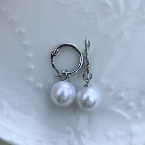 ต่างหูมุกน้ำจืดธรรมชาติจูจี้ ขนาด 9-10 มม. แสงเงางาม ตัวเรือนเงินแท้ S925 แบบห่วงกลม ถอดประกอบได้ ใช้ได้หลายแบบ ดีไซน์ห้อยระย้า - Product Image 1