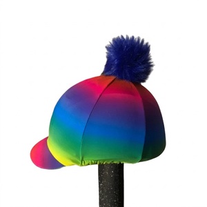 Funda para Casco de Equitación de Nailon con Degradado Arcoíris, Bajo MOQ, con Pompón de Piel Sintética Azul y Tamaños Personalizables - Product Image 1