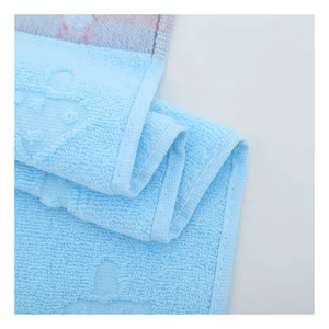 Toalla de Baño Azul Claro para el Hogar, Suave y Absorbente, Rectangular, para Adultos, con Borde Dobby - Product Image 3