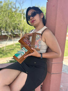 Cartera de mano de piel auténtica hecha a mano estilo Azteca, embrague de dos pliegues, Alfombra de lujo, pequeña, colorida, tipo sobre - Product Image 2