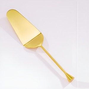 ชุดเสิร์ฟเค้กและชีสโลหะทำมือแบบวินเทจระดับพรีเมียม เป็นมิตรกับสิ่งแวดล้อม ดีไซน์หรูหรา เหมาะสำหรับงานแต่งงาน งานเลี้ยงสังสรรค์ และงานเฉลิมฉลองในครอบครัว - Product Image 1