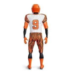 Ensemble d'uniformes de football américain personnalisés bleu et rouge 100% polyester anti-humidité col en V manches courtes ajusté pour hommes adultes - Product Image 6