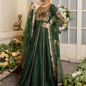 Magnifique robe de mariée pour femmes, design élégant, robe de mariée royale avec broderie - Product Image 1