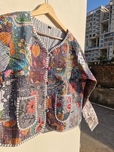 Reversible Cotton Bomber <b>Jacket</b> Women's <b>Quilted</b> <b>Jacket</b> with Animal <b>Pattern</b> Hooded Collar Eco-Friendly Regular Length - Product Image 5