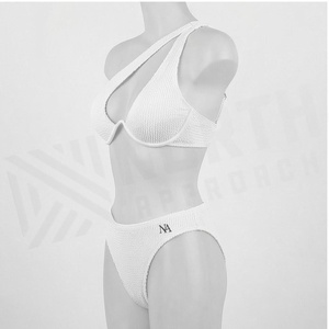 Ensemble de bikini asymétrique en tricot blanc, haut croisé à bretelles, bas de maillot de bain hipster, maillot de bain pour femmes - Product Image 3