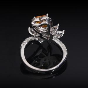 Bague de fiançailles tendance en argent sterling 925 avec diamant CZ jaune, motif floral en forme de cœur, design Halo, pour anniversaire ou mariage - Product Image 6