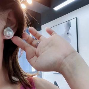 Pendientes de Perlas de Agua Dulce Púrpuras de 9-10 mm, Plata 925, Diseño Elegante, Luz Intensa, Diseño Fino y Delicado para Mujer - Product Image 3