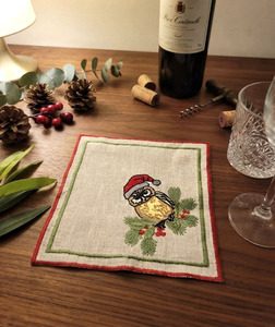 Serviettes de cocktail de Noël personnalisées brodées hibou, bordure rouge et verte, sous-verres en lin naturel réutilisables pour événements domestiques et bars – Vente en gros - Product Image 1