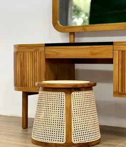 Table de toilette en teck avec miroir ovale et tabouret en rotin tressé pour chambre à coucher - Product Image 4