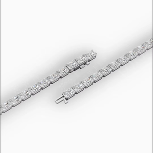 Pulsera de Diamantes Cultivados en Laboratorio con Corte Esmeralda |   Joyería de Lujo de Oro Sólido de 14K |   Elegante Regalo de Aniversario de Bodas para Mujer - Product Image 4