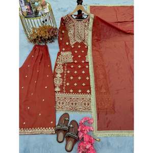 ชุดผ้าไหม Banarasi แท้นุ่มหรูหราสำหรับผู้หญิงชุดปาร์ตี้เสื้อพลาสโซ & dupatta - Product Image 1