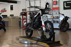 Motocicleta Eléctrica Todoterreno Zero XE, Ligera, de Gran Autonomía, Motor de Alto Torque, en Oferta - Product Image 2