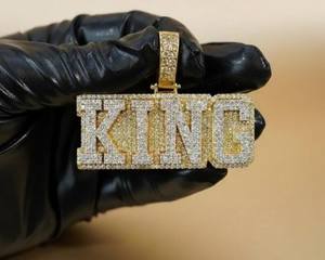 Pendentif personnalisé de luxe pour homme, style hip-hop, serti de diamants Moissanite VVS, bicolore, avec initiales en argent 925, idéal pour les cadeaux - Product Image 2