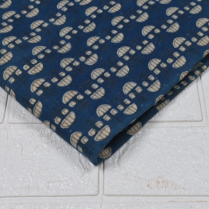 Tissu en coton indigo biologique fait main, style Kalamkari, avec imprimé floral, pour Kurtis, robes, coussins, draps de lit - Product Image 4