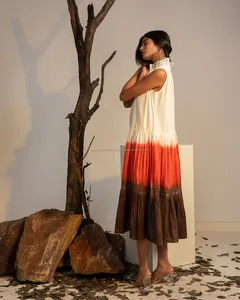 Colorido, suave y elegante Vestido corto de rayón Tie Dye para mujer Trabajo de cuello de diseñador con manga corta Vestido de verano y playa - Product Image 4