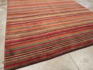 Tapis en laine rayé multicolore fait main, tissage plat moderne. - Product Image 3