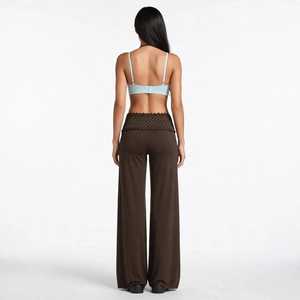 Ensemble de yoga 2 pièces pour femme, haut court vert menthe, pantalon évasé à taille en maille marron - Product Image 3