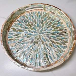 Bandejas Decorativas de Madreperla Perfectas para Servir Invitados con una Presentación Elegante - Product Image 2