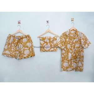 Ensemble de pyjama en coton à manches courtes, imprimé floral, col élégant, boutons, longueur courte, tenue de demoiselle d'honneur, automne, doux et respirant - Product Image 1