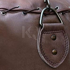 Saco de Boxeo de Cuero Resistente para Entrenamiento Avanzado, Diseñado para Boxeo, Fitness y Entrenamientos de Fuerza, con Núcleo Absorbente de Impactos y Exterior Duradero - Product Image 4