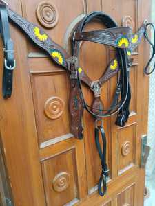 Premium quality Western <b>Leather</b> Sunflower Headstall and Breastplate Set Handcrafted Horse Bridle Tack with Floral <b>Tooled</b> <b>Leather</b> - Product Image 3