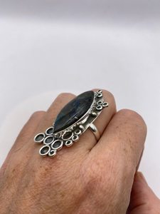 Bague statement en labradorite marquise – Bague gothique en filigrane avec pierre précieuse bleue chatoyante, faite à la main en argent, cadeau pour elle - Product Image 2