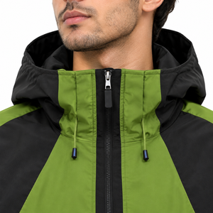 Conjunto Deportivo Moderno para Hombre en Negro y Verde Oliva con Chaqueta Cortavientos con Capucha y Cierre Completo y Pantalones de Corte Holgado - Product Image 6