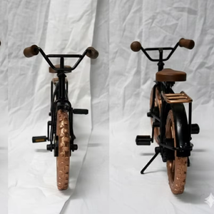 Bicicleta Metálica en Miniatura Pintada a Mano, Estilo Vintage, con Asiento de Madera, para Decoración Navideña del Hogar u Oficina - Product Image 3