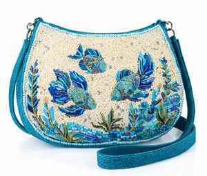 Bolso de Hombro/Bandolera de Lujo Hecho a Mano con Diseño de Vida Marina, Bordado de Peces con Perlas, Elegante Regalo para Mujer - Product Image 3
