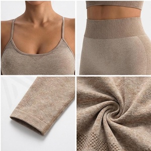 Ensemble de yoga 2 pièces : Leggings taille haute et crop top à bretelles croisées, beige uni, respirant, sans coutures, vêtements de sport - Product Image 4