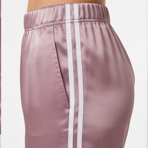 Pantalones de dormir de satén de pierna ancha para mujer, cintura elástica, ajuste holgado, pantalón de seda para dormir, pantalones de satén de noche con cintura elástica para mujer - Product Image 4