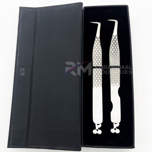 Pinzas para Pestañas de Acero Inoxidable Japonés Plateado con Logotipo Personalizado Profesional de Alta Calidad RMI, Punta Puntiaguda Sostenible - Product Image 1
