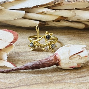 Anillo de latón con diseño de rama de árbol y estrella, favorito de los compradores, chapado en oro con labradorita, estilo bohemio, anillo llamativo, venta al por mayor - Product Image 1